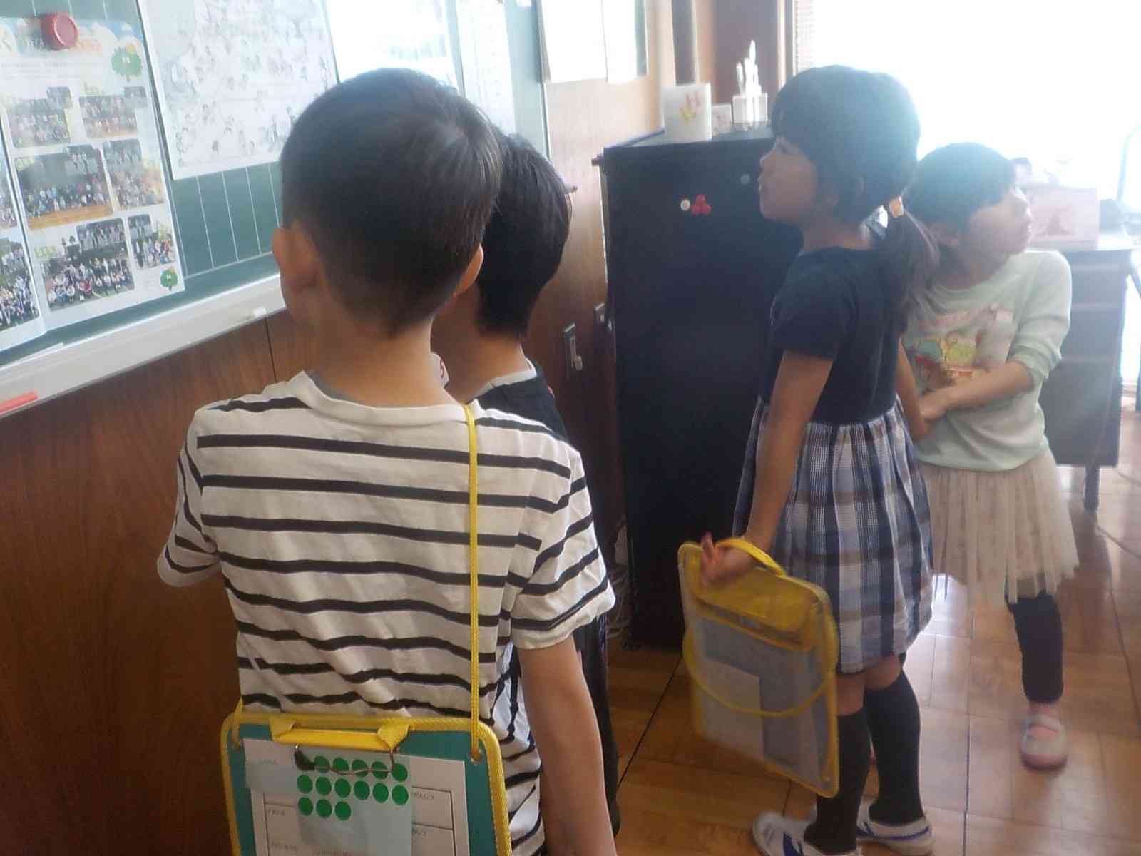 ５