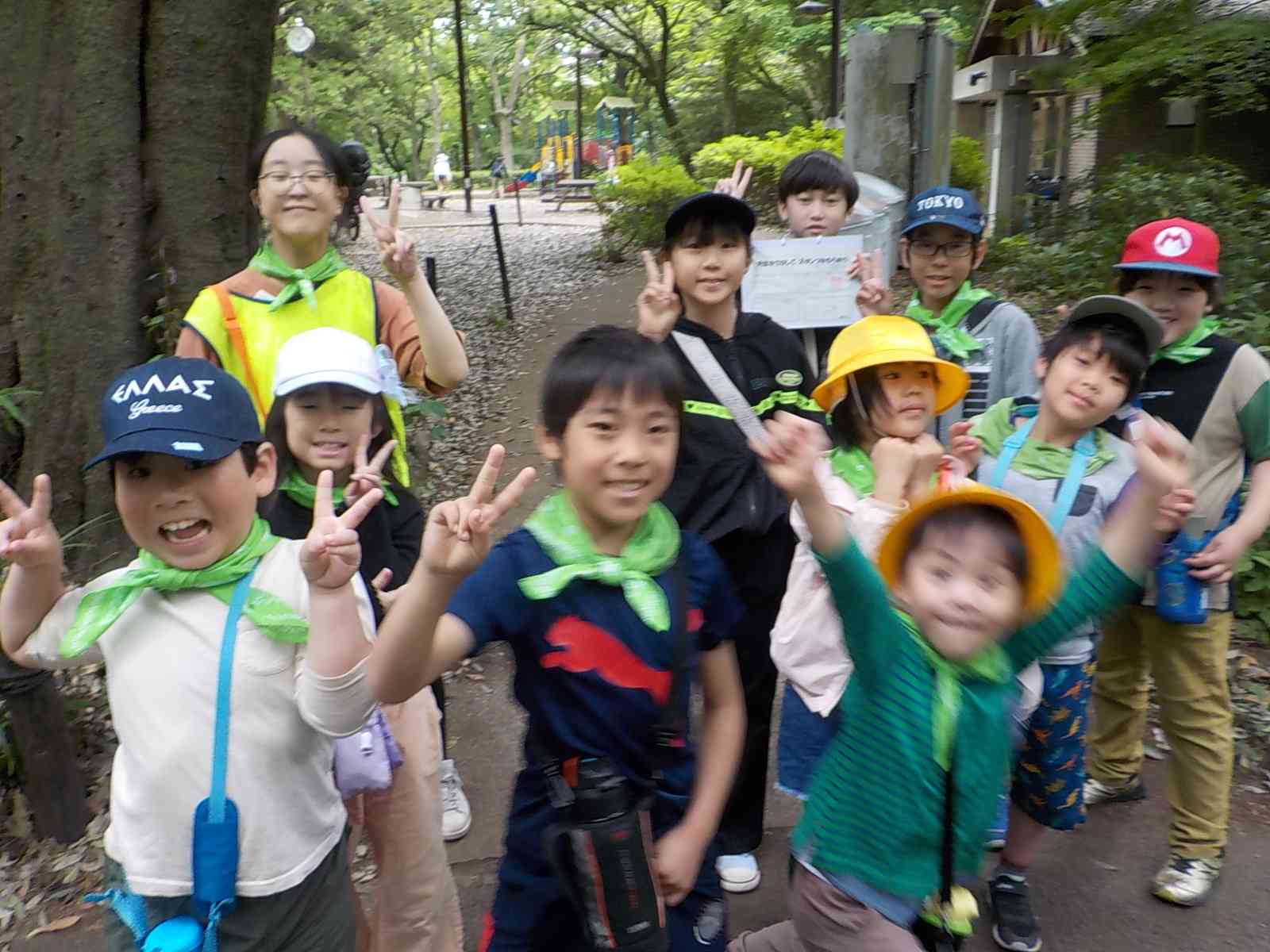 ４